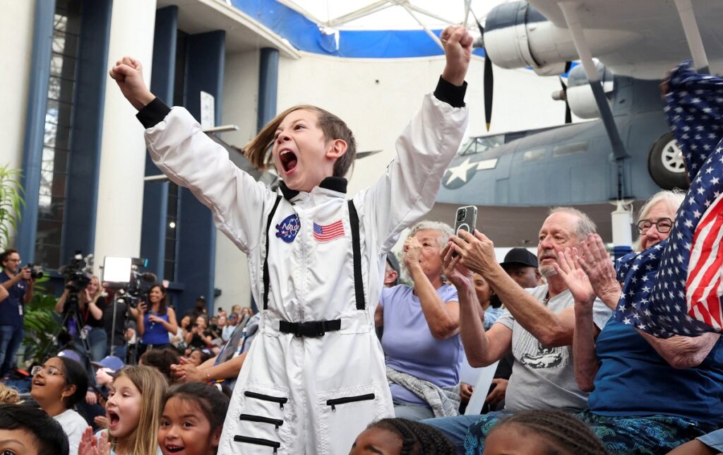 20260410T2219 ARTEMIS II CREW RETURN 1817382