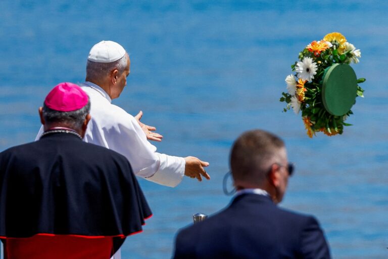20260611T0920 POPE ARRIVAL CANARY ISLANDS 1821564