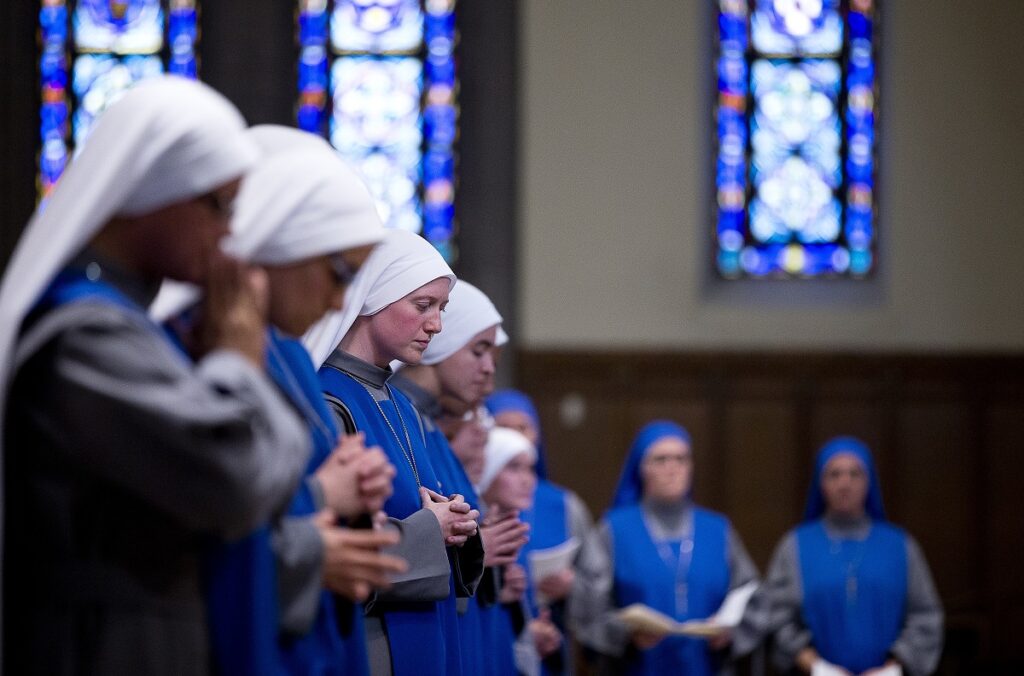 Vaticaan bevestigt in hoger beroep: oprichter Blauwe Zusters schuldig aan misbruik
